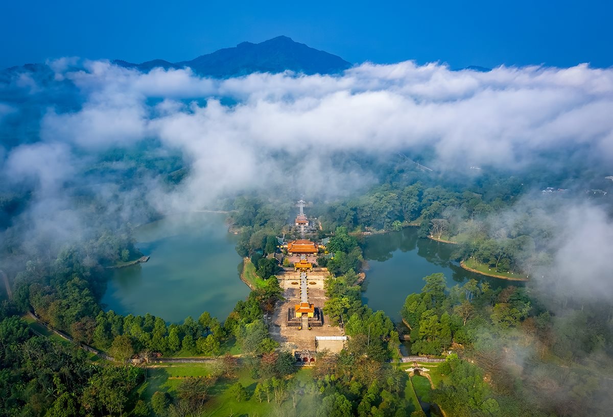 Hue to Da Nang by Private Car: A Scenic Journey Through the Heart of Central Vietnam